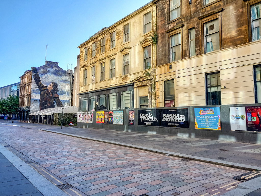 1/290 sec at f / 1.84 mm  ISO 20