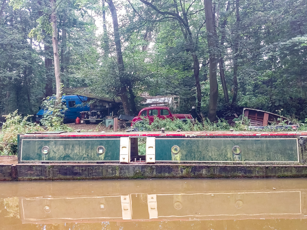 1/50 sec at f / 1.84 mm  ISO 64