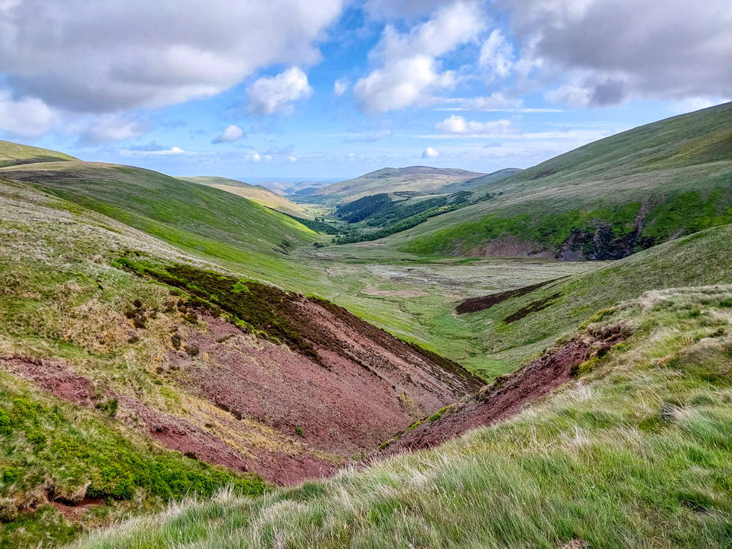 <center>2505-0026 - View from the Cheviot Hills on the Pennine Way -  May 26, 2025  <br>  (1/370 sec at f / 1.8 ISO 20    4 mm) </center>