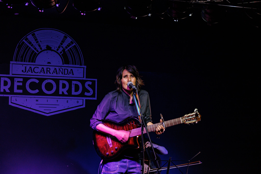 <center>2510-0038 - Tanita Tikaram -  October 05, 2025  <br>  (1/25 sec at f / 5.6 ISO 1000    79 mm) </center>