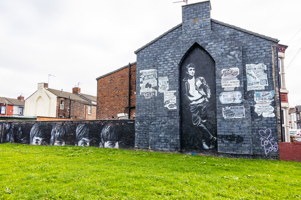 <center>2510-0102 - Mural on house in Litherland -  October 13, 2025  <br>  (1/320 sec at f / 9.0 ISO 400    24 mm) </center>