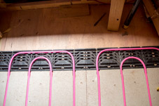 2106-0027 - Pink underfloor heating pipes in the bedroom  -  June 16, 2021